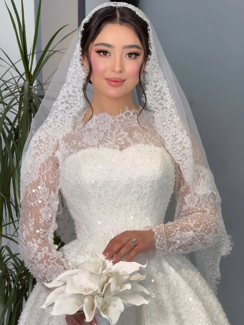 Customized High Collar Long Sleeve Lace Ball Dress A-line Square Collar Shining Bride Dress Church Train Luxury Wedding Dress