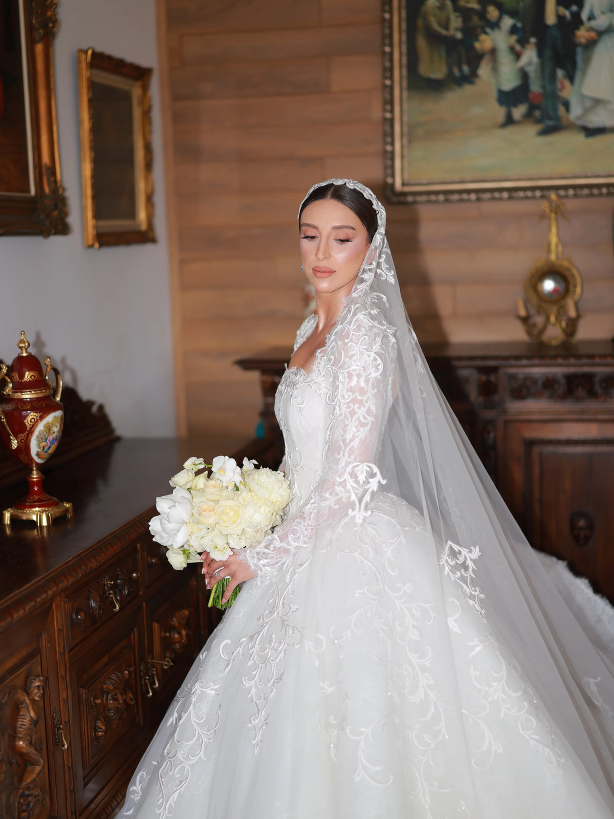 Customized High Collar Long Sleeve Lace Ball Dress A-line Square Collar Shining Bride Dress Church Train Luxury Wedding Dress