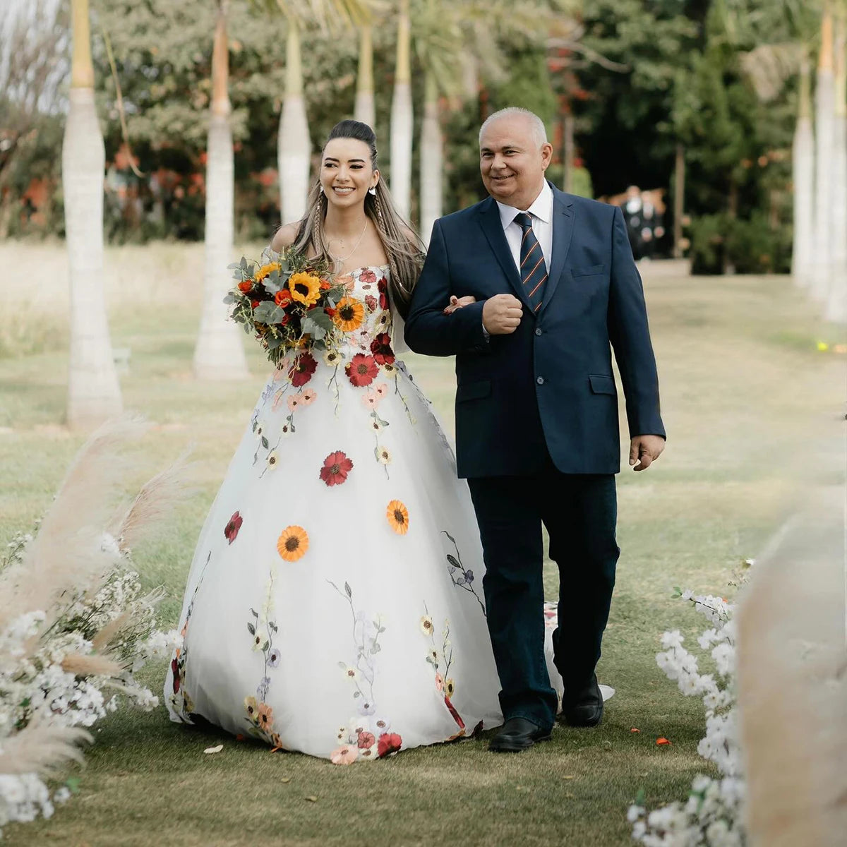 Plus Size Colorful Bridal Gown With Detachable Train Off-the-Shoulder Customized Short Lantern Sleeves Luxury Wedding Dress