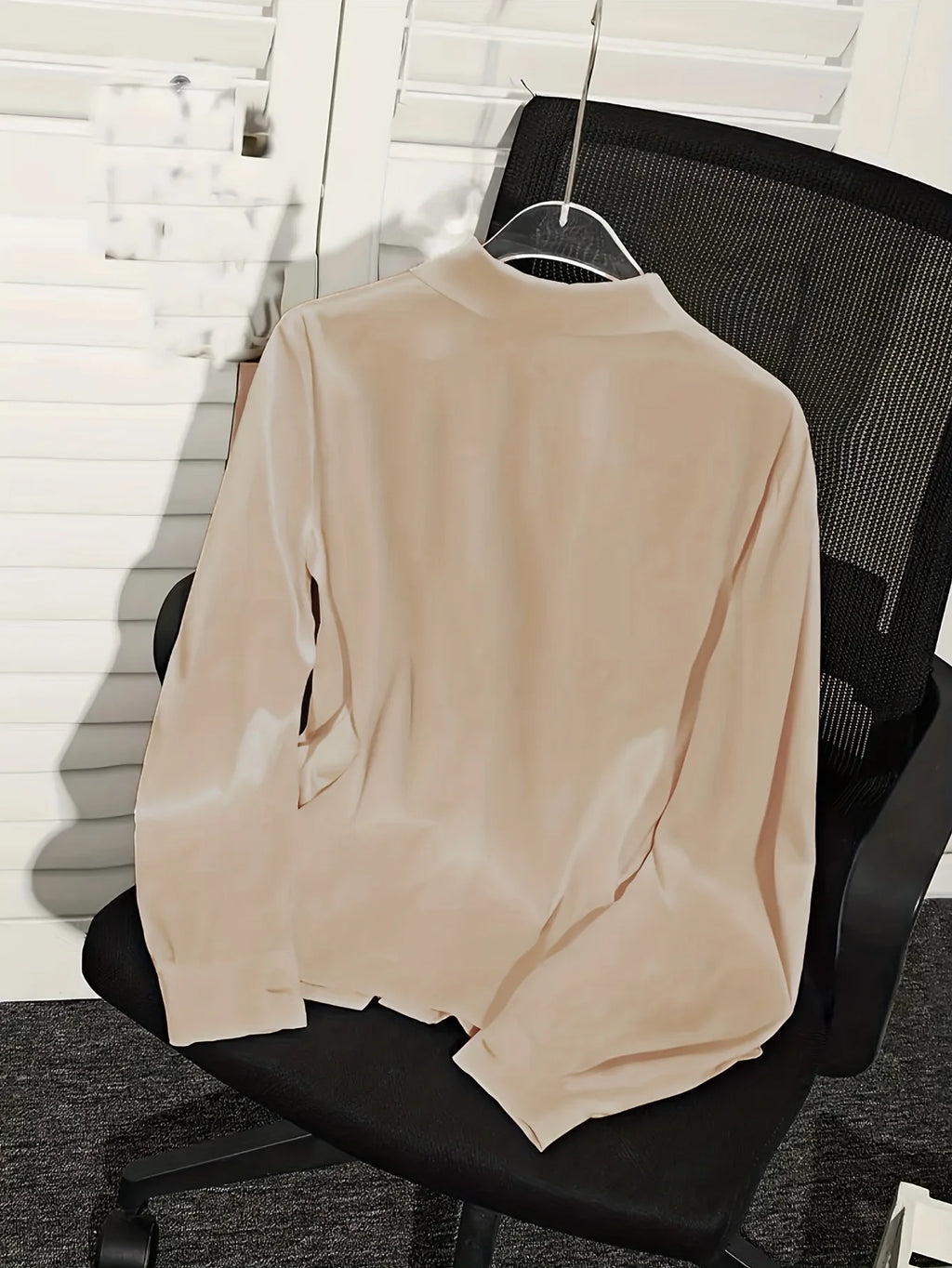 Spring and Autumn Plus-Size Long-Sleeved Satin Shirt, Round Neck with